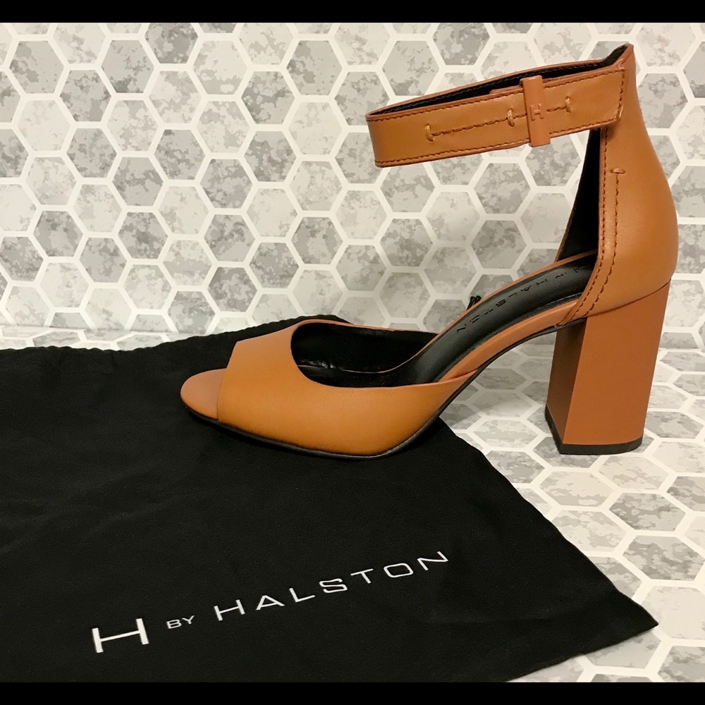 H by Halston ~ Carina ~ Cognac